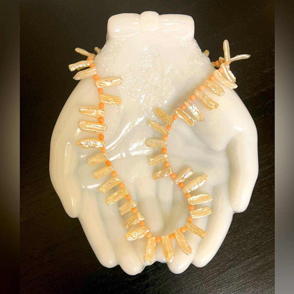 Pressed freshwater pearl necklace